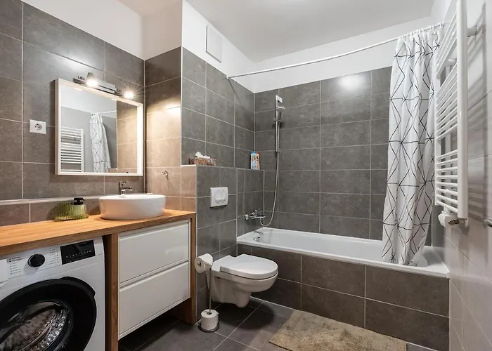 Apartment Garage-200m To Subway-prestige 08-2 Budapest