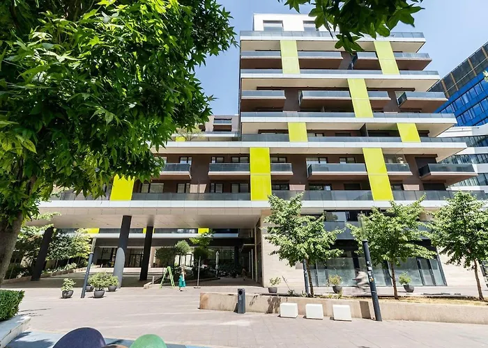 Garage-200m To Subway-prestige 08-2 * Budapest