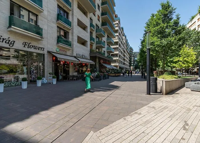 Garage-200m To Subway-prestige 08-2 Apartment